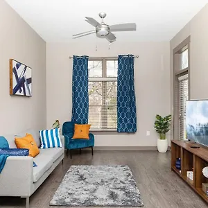 Chic Uptown Unit With Gym, Pool Charlotte